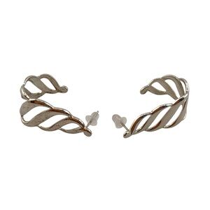 MONET POST PIERCE SILVER TONE OPEN WEAVE LADDER LOOP HUGGY EARRINGS VINTAGE 1"